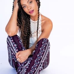 Alvina August
