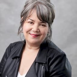 Julie Barclay