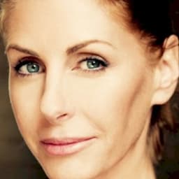 Lisa Hogan