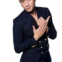 Jue Huang