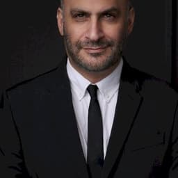 Michael Benyaer