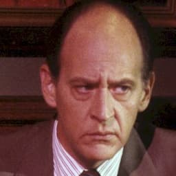 Earl Boen