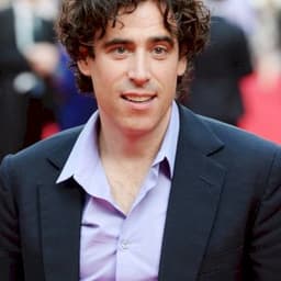Stephen Mangan
