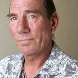 Pete Postlethwaite