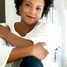 Lucinda Davis