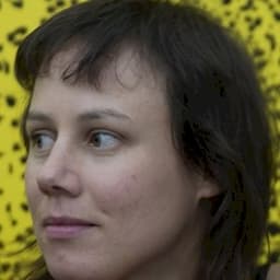 Eva Löbau