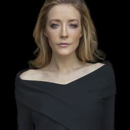 Jennifer Finnigan