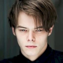 Charlie Heaton