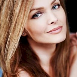 Dina Meyer