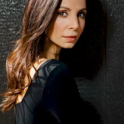 Farrah Aviva