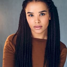 Zoë Robins