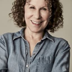 Rhea Perlman