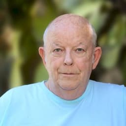 Julian Holloway