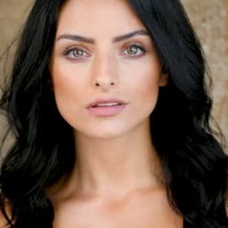 Aislinn Derbez