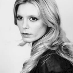 Emilia Fox