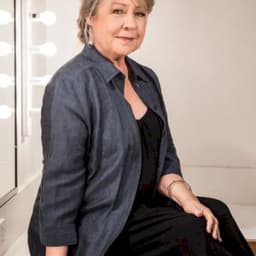 Noni Hazlehurst