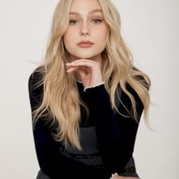 Alyvia Alyn Lind
