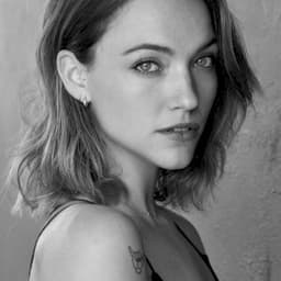 Violett Beane