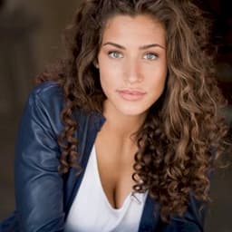 Manon Azem