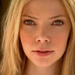 Riki Lindhome