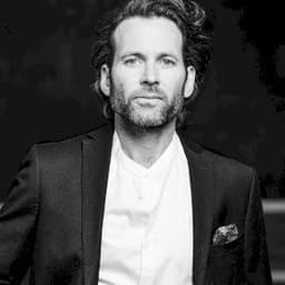 Eion Bailey