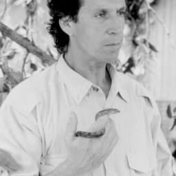 Jonathan Hyde