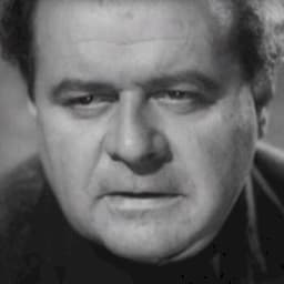 Niall MacGinnis