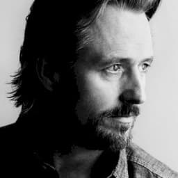 Linus Roache