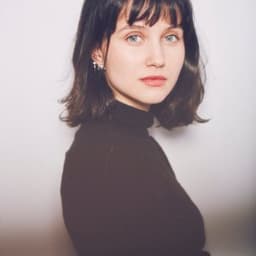 Julia Goldani Telles