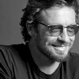 Simon Baker