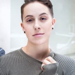Iris Menas