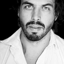 Angus Sampson