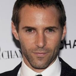 Alessandro Nivola
