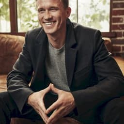 Warren Kole