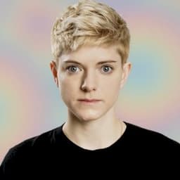 Mae Martin