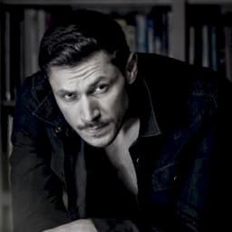 Alex Meraz