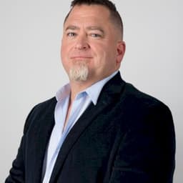 Luis Elizondo
