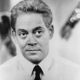 Raul Julia