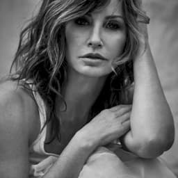 Gina Gershon