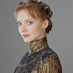 Julie Cox