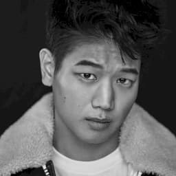 Ki Hong Lee